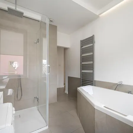 Apartamento Zelazna Urban Comfort By Bookinghost Varsóvia