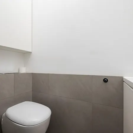 Apartamento Zelazna Urban Comfort By Bookinghost